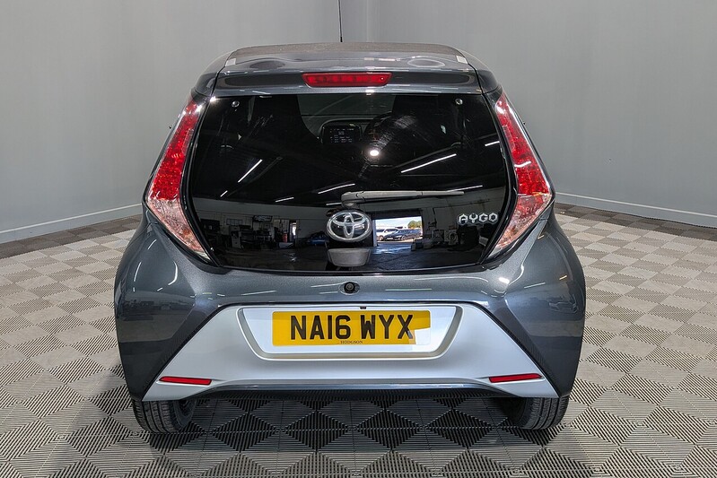 Toyota AYGO 1.0 VVT-i x-clusiv 2 x-wave 5dr Petrol Manual Euro 6 (68 ps) - U317