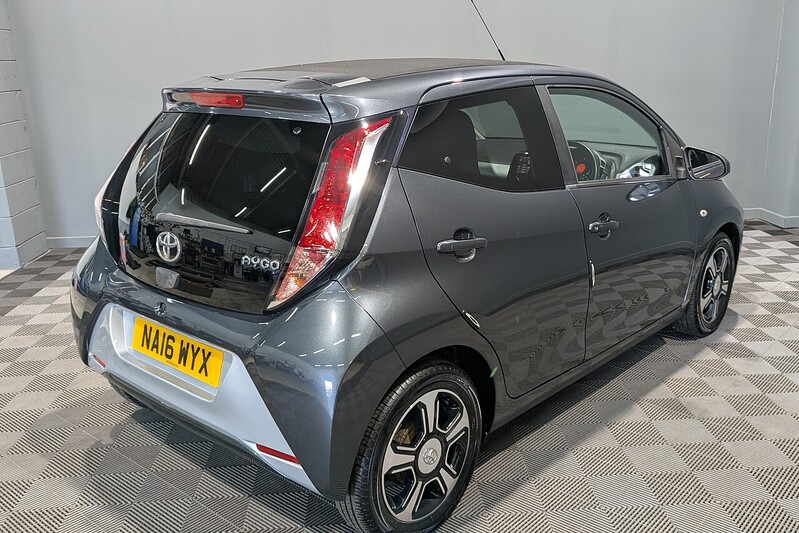 Toyota AYGO 1.0 VVT-i x-clusiv 2 x-wave 5dr Petrol Manual Euro 6 (68 ps) - U317