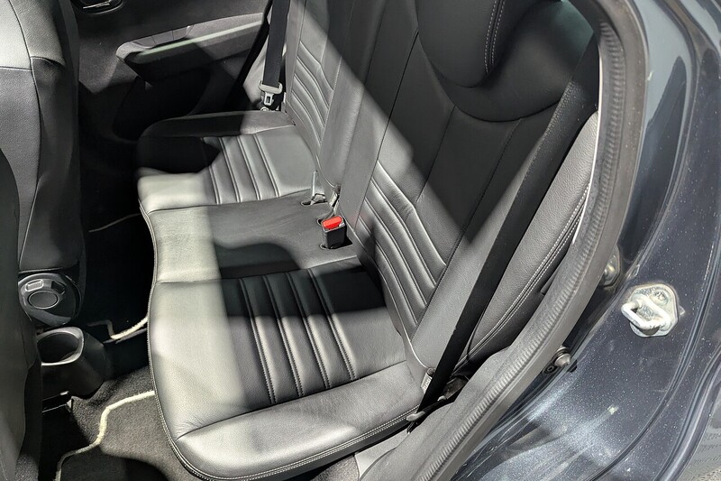 Toyota AYGO 1.0 VVT-i x-clusiv 2 x-wave 5dr Petrol Manual Euro 6 (68 ps) - U317