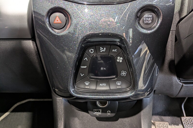 Toyota AYGO 1.0 VVT-i x-clusiv 2 x-wave 5dr Petrol Manual Euro 6 (68 ps) - U317