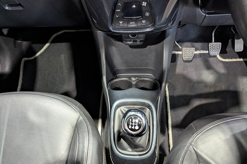 Toyota AYGO 1.0 VVT-i x-clusiv 2 x-wave 5dr Petrol Manual Euro 6 (68 ps) - U317