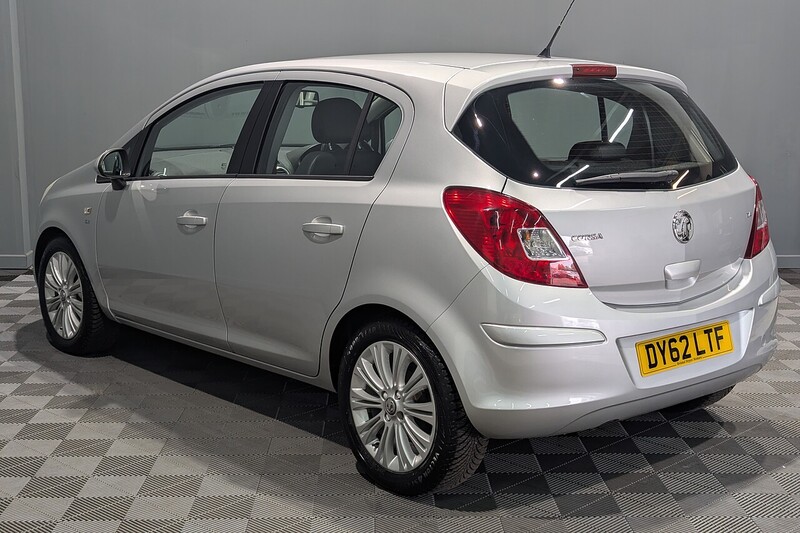 Vauxhall Corsa 1.4 16V SE Hatchback 5dr Petrol Manual Wide Ratio Euro 5 (100 ps) - U318
