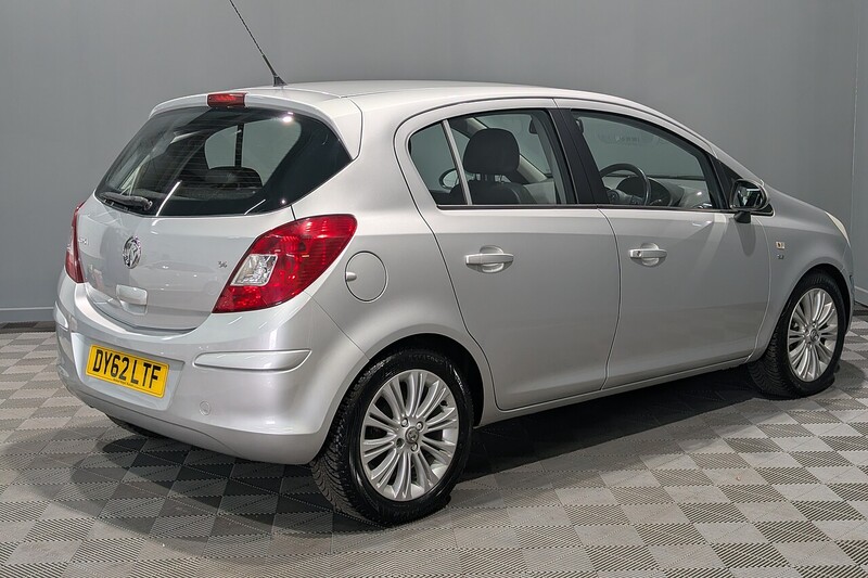 Vauxhall Corsa 1.4 16V SE Hatchback 5dr Petrol Manual Wide Ratio Euro 5 (100 ps) - U318