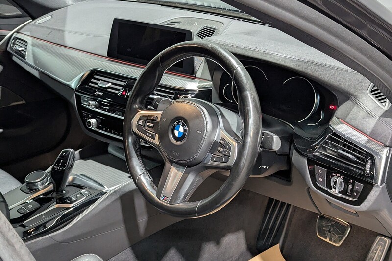 BMW 5 Series 2.0 520d M Sport Saloon 4dr Diesel Auto xDrive Euro 6 (s/s) (190 ps) - U319