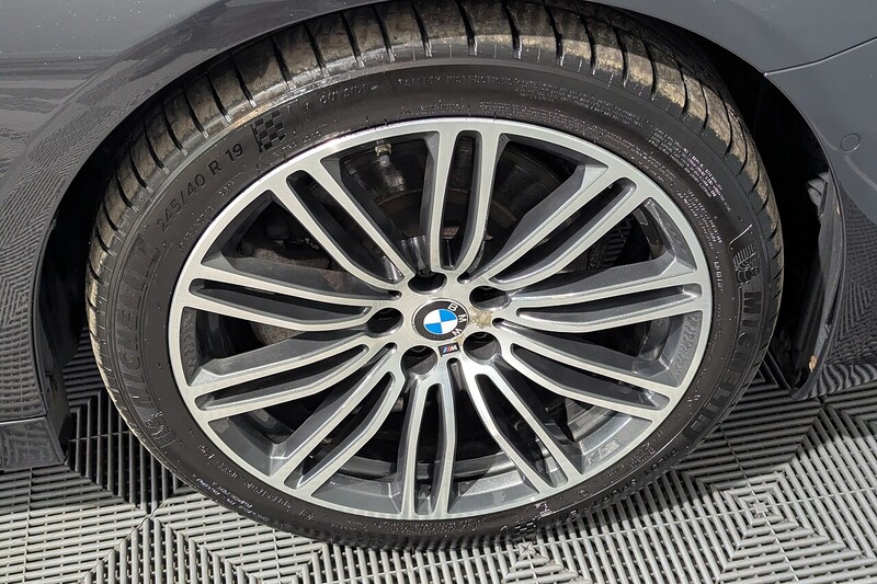 BMW 5 Series 2.0 520d M Sport Saloon 4dr Diesel Auto xDrive Euro 6 (s/s) (190 ps) - U319