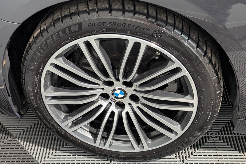BMW 5 Series 2.0 520d M Sport Saloon 4dr Diesel Auto xDrive Euro 6 (s/s) (190 ps) - U319