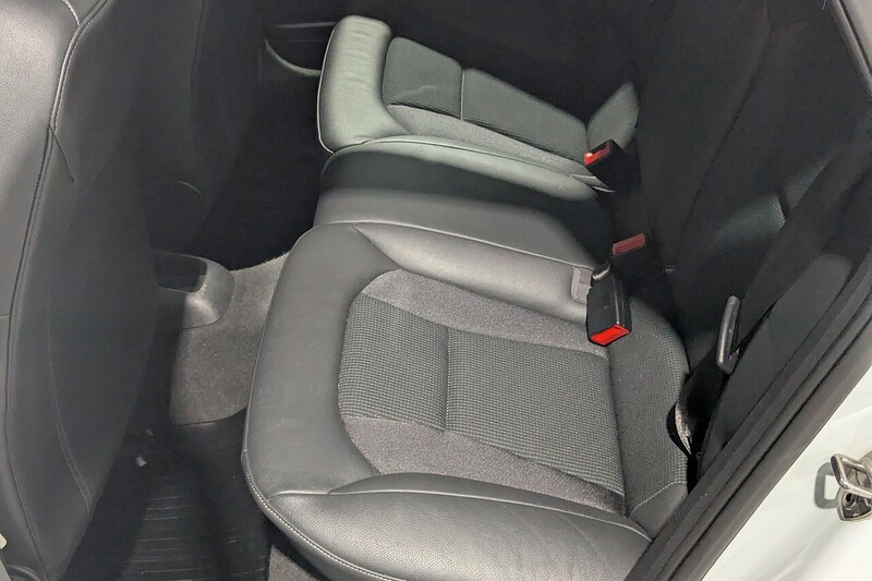 Audi A1 1.4 TFSI S line Sportback 5dr Petrol S Tronic Euro 6 (s/s) (Nav) (125 ps) - U323