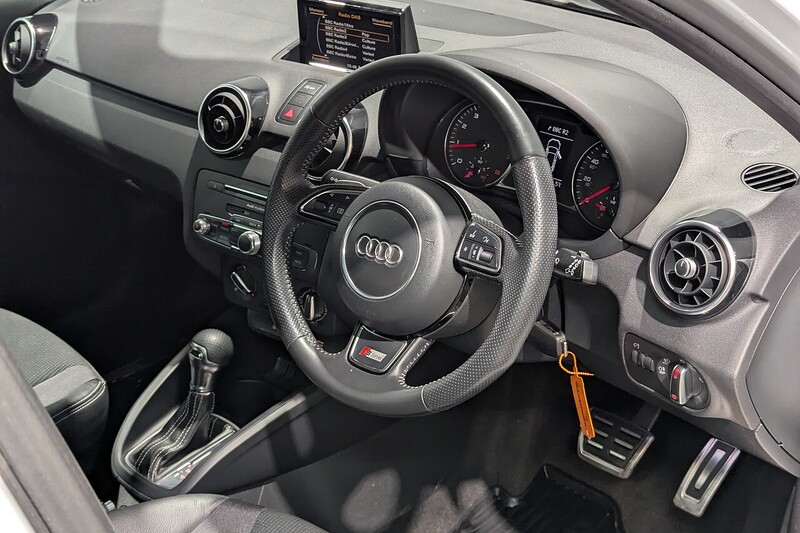 Audi A1 1.4 TFSI S line Sportback 5dr Petrol S Tronic Euro 6 (s/s) (Nav) (125 ps) - U323