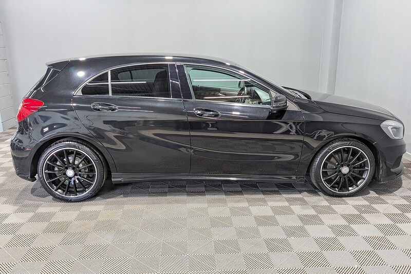 Mercedes-Benz A Class 2.1 A200 CDI AMG Night Edition Hatchback 5dr Diesel Manual Euro 6 (s/s) (136 ps) - U341
