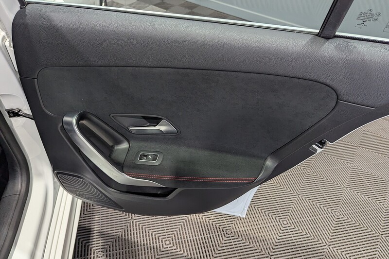 Mercedes-Benz A Class 1.5 A180d AMG Line Hatchback 5dr Diesel 7G-DCT Euro 6 (s/s) (116 ps) - U346