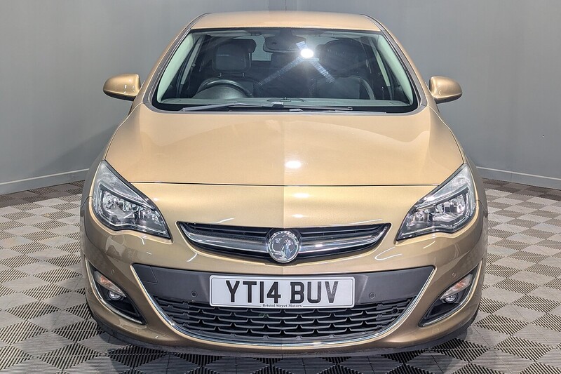 Vauxhall Astra 2.0 CDTi Elite Hatchback 5dr Diesel Auto Euro 5 (165 ps) - U367