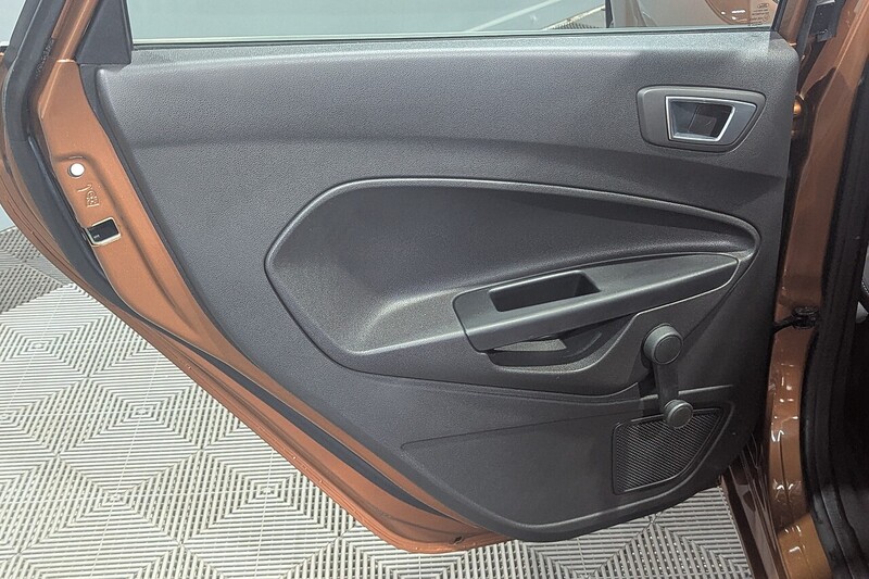 Ford Fiesta Zetec - U368