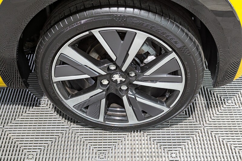Peugeot 208 1.2 PureTech GT Line Hatchback 5dr Petrol EAT Euro 6 (s/s) (130 ps) - U371
