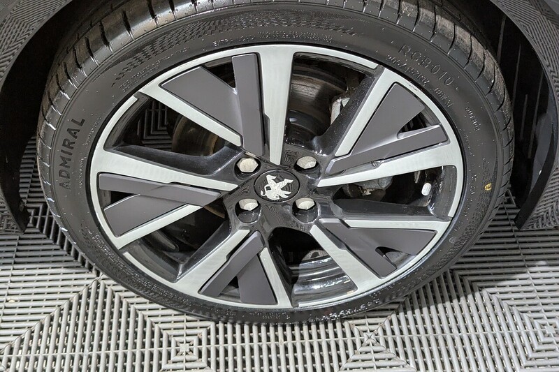 Peugeot 208 1.2 PureTech GT Line Hatchback 5dr Petrol EAT Euro 6 (s/s) (130 ps) - U371