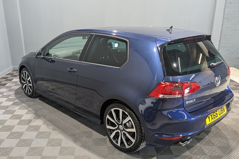 Volkswagen Golf 2.0 TDI BlueMotion Tech R-Line Edition Hatchback 3dr Diesel Manual Euro 6 (s/s) (150 ps) - U378