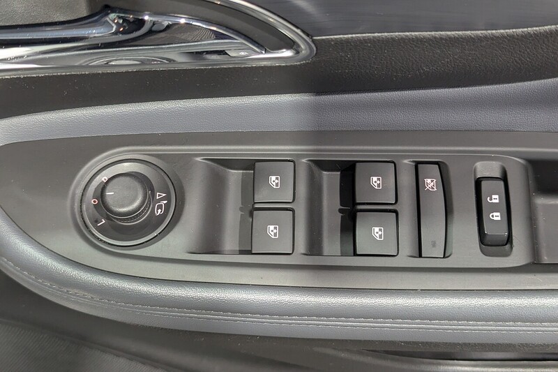 Vauxhall Mokka 1.6i SE SUV 5dr Petrol Manual 2WD Euro 6 (s/s) (115 ps) - U382
