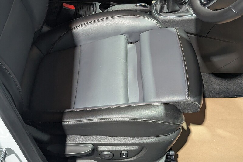 Vauxhall Mokka 1.6i SE SUV 5dr Petrol Manual 2WD Euro 6 (s/s) (115 ps) - U382