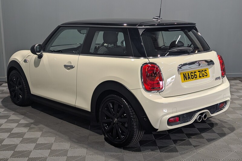 MINI Hatch 2.0 Cooper S Hatchback 3dr Petrol Manual Euro 6 (s/s) (192 ps) - U385