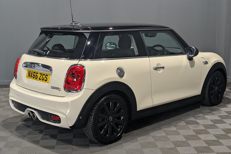 MINI Hatch 2.0 Cooper S Hatchback 3dr Petrol Manual Euro 6 (s/s) (192 ps) - U385