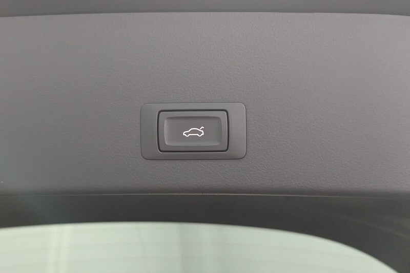 Audi A6 Avant 2.0 TDI S line Estate 5dr Diesel S Tronic quattro Euro 6 (s/s) (190 ps) - U394
