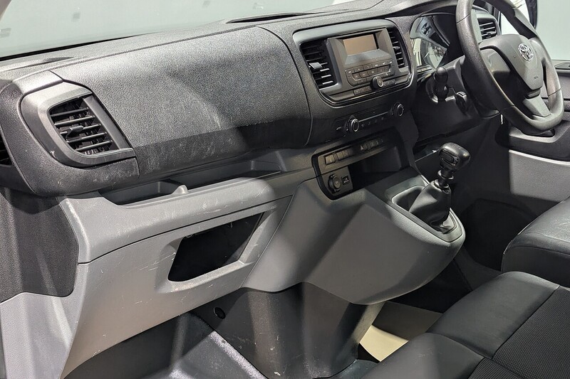 Toyota ProAce 2.0D Active Long Panel Van 6dr Diesel Manual LWB Euro 6 (s/s) (120 ps) - U404
