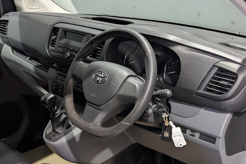 Toyota ProAce 2.0D Active Long Panel Van 6dr Diesel Manual LWB Euro 6 (s/s) (120 ps) - U404