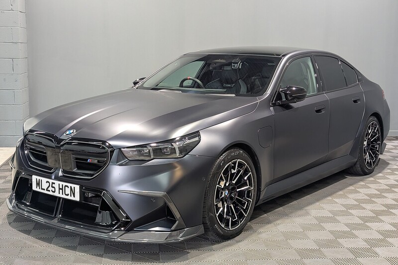 BMW M5 4.4 22.1kWh Saloon 4dr Petrol Plug-in Hybrid Steptronic xDrive Euro 6 (s/s) (727 ps) - U406
