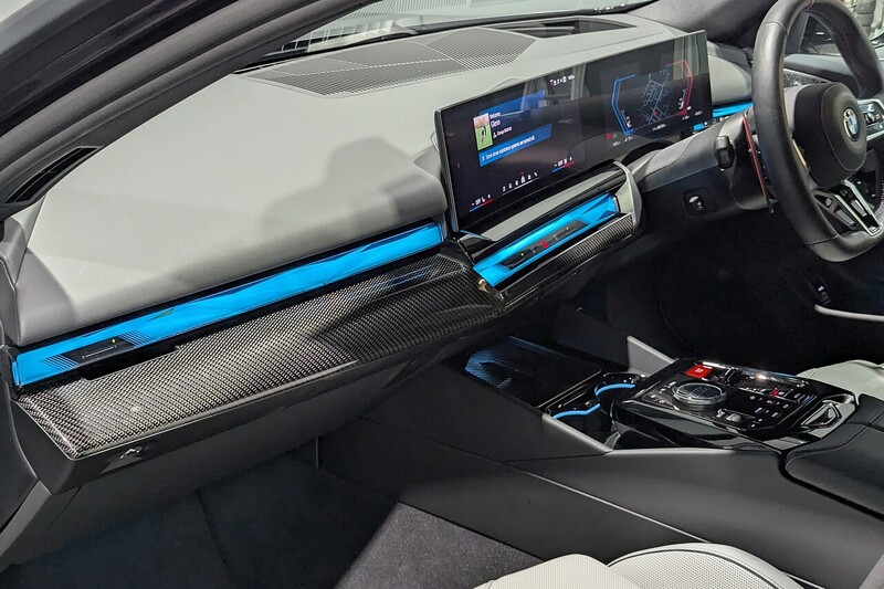 BMW M5 4.4 22.1kWh Saloon 4dr Petrol Plug-in Hybrid Steptronic xDrive Euro 6 (s/s) (727 ps) - U406