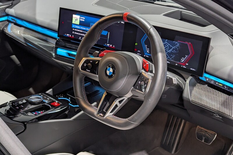 BMW M5 4.4 22.1kWh Saloon 4dr Petrol Plug-in Hybrid Steptronic xDrive Euro 6 (s/s) (727 ps) - U406