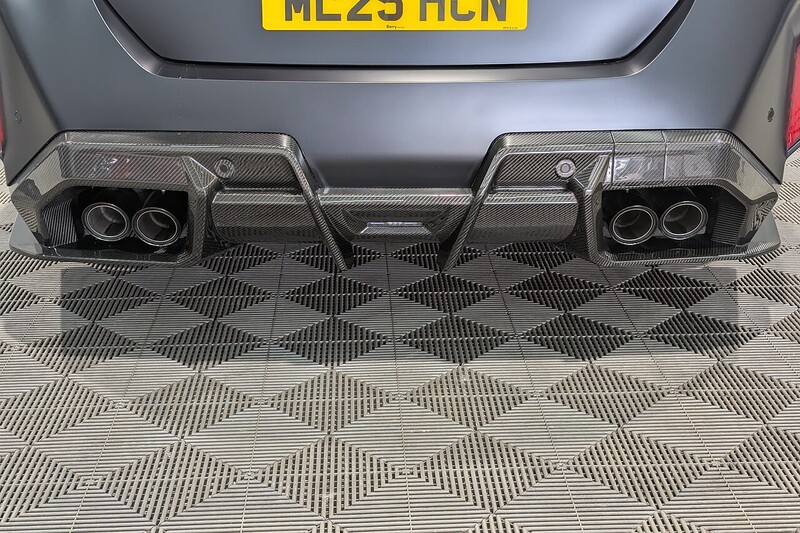 BMW M5 4.4 22.1kWh Saloon 4dr Petrol Plug-in Hybrid Steptronic xDrive Euro 6 (s/s) (727 ps) - U406