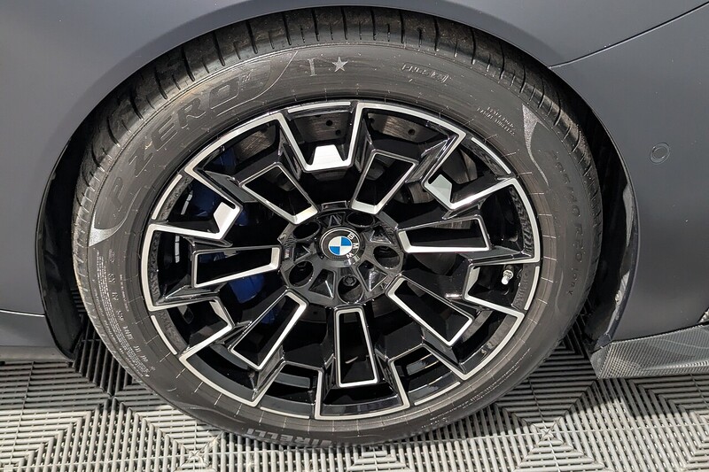 BMW M5 4.4 22.1kWh Saloon 4dr Petrol Plug-in Hybrid Steptronic xDrive Euro 6 (s/s) (727 ps) - U406