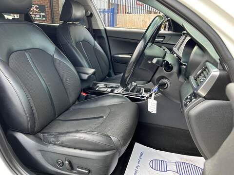 Kia Optima 1.7 CRDi 3 Sportswagon 5dr Diesel Manual Euro 6 (s/s) (139 bhp) - U106