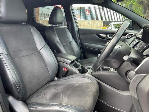 Nissan Qashqai 1.5 dCi N-Vision SUV 5dr Diesel Manual 2WD Euro 6 (s/s) (110 ps) - U107