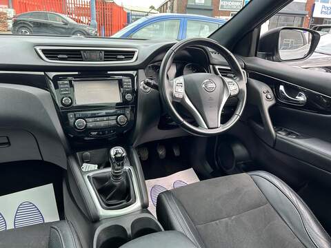 Nissan Qashqai 1.5 dCi N-Vision SUV 5dr Diesel Manual 2WD Euro 6 (s/s) (110 ps) - U107