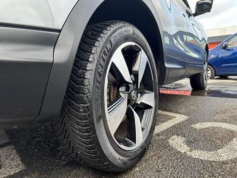 Nissan Qashqai 1.5 dCi N-Vision SUV 5dr Diesel Manual 2WD Euro 6 (s/s) (110 ps) - U107