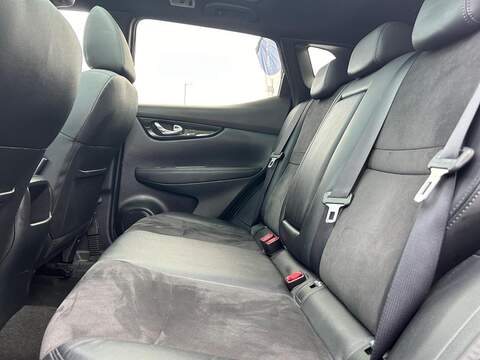 Nissan Qashqai 1.5 dCi N-Vision SUV 5dr Diesel Manual 2WD Euro 6 (s/s) (110 ps) - U107