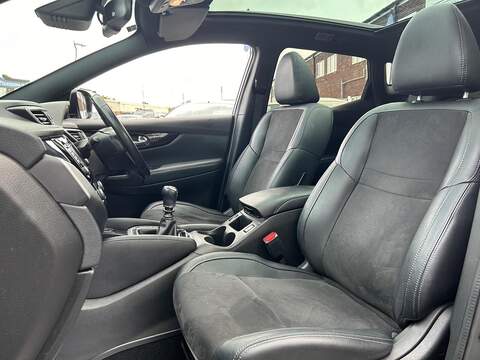 Nissan Qashqai 1.5 dCi N-Vision SUV 5dr Diesel Manual 2WD Euro 6 (s/s) (110 ps) - U107