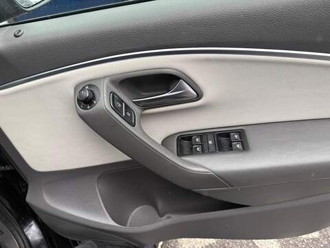 Volkswagen Polo Polo beats Hatchback 0 Manual Petrol - U110