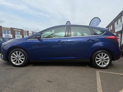 Ford Focus 1.0T EcoBoost Titanium Hatchback 5dr Petrol Manual Euro 6 (s/s) (125 ps) - U114