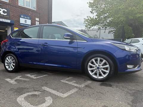 Ford Focus 1.0T EcoBoost Titanium Hatchback 5dr Petrol Manual Euro 6 (s/s) (125 ps) - U114