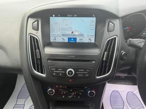 Ford Focus 1.0T EcoBoost Titanium Hatchback 5dr Petrol Manual Euro 6 (s/s) (125 ps) - U114