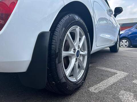 Ford Fiesta 1.0T EcoBoost Zetec Euro 6 (s/s) 5dr - U117