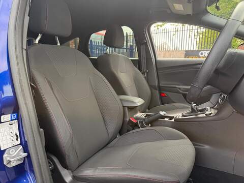 Ford Focus 1.0T EcoBoost ST-Line Euro 6 (s/s) 5dr - U118