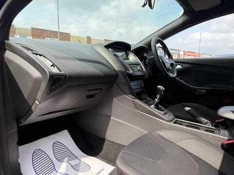 Ford Focus 1.0T EcoBoost ST-Line Euro 6 (s/s) 5dr - U118
