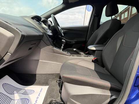 Ford Focus 1.0T EcoBoost ST-Line Euro 6 (s/s) 5dr - U118