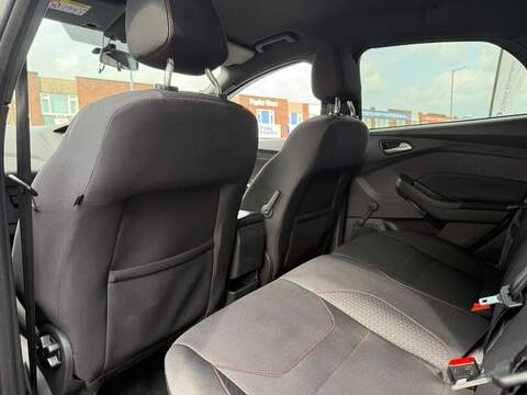 Ford Focus 1.0T EcoBoost ST-Line Euro 6 (s/s) 5dr - U118