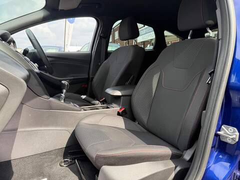 Ford Focus 1.0T EcoBoost ST-Line Euro 6 (s/s) 5dr - U118