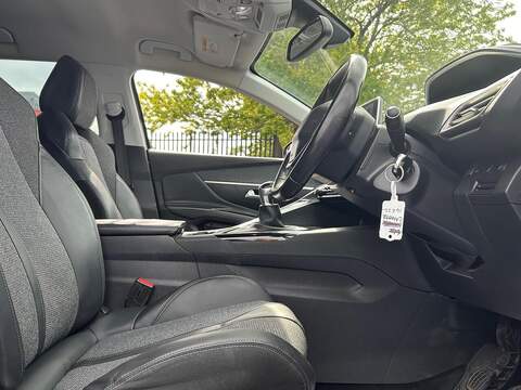 Peugeot 3008 1.2 PureTech Allure Euro 6 (s/s) 5dr - U119