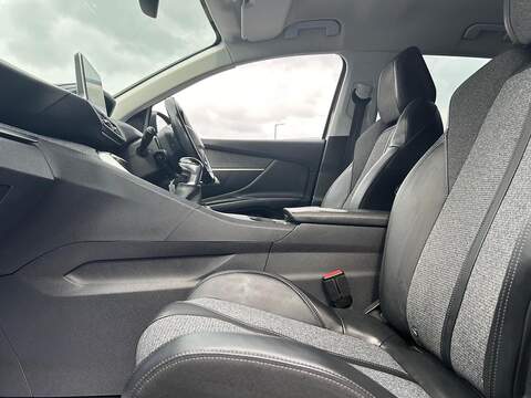 Peugeot 3008 1.2 PureTech Allure Euro 6 (s/s) 5dr - U119