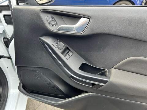 Ford Fiesta 1.0T EcoBoost Zetec Euro 6 (s/s) 5dr - U120